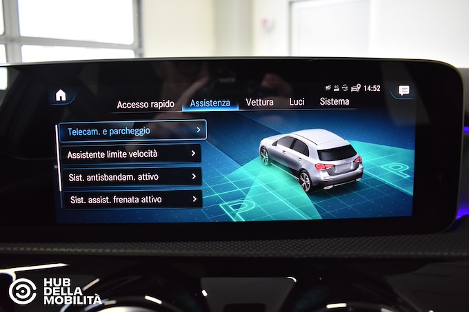 MERCEDES-BENZ A 180 d Automatic Premium
